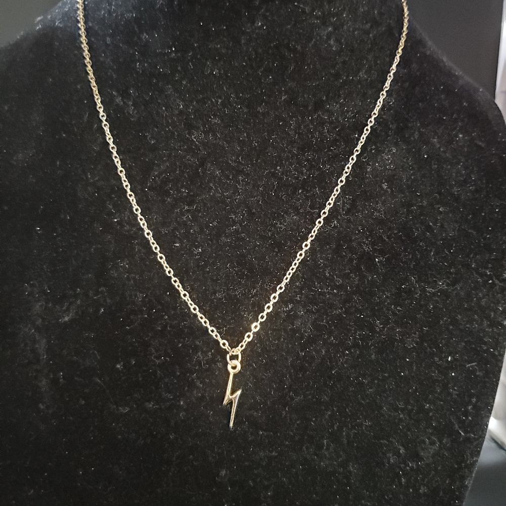 ⬇️$29 GOLD LIGHTING BOLT NECKLACE - Picture 10 of 10